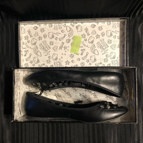 Hello Kitty flats - Picture 5 of 10